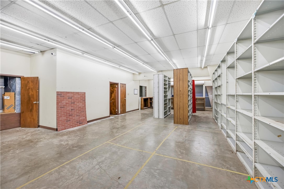 main property photo 28