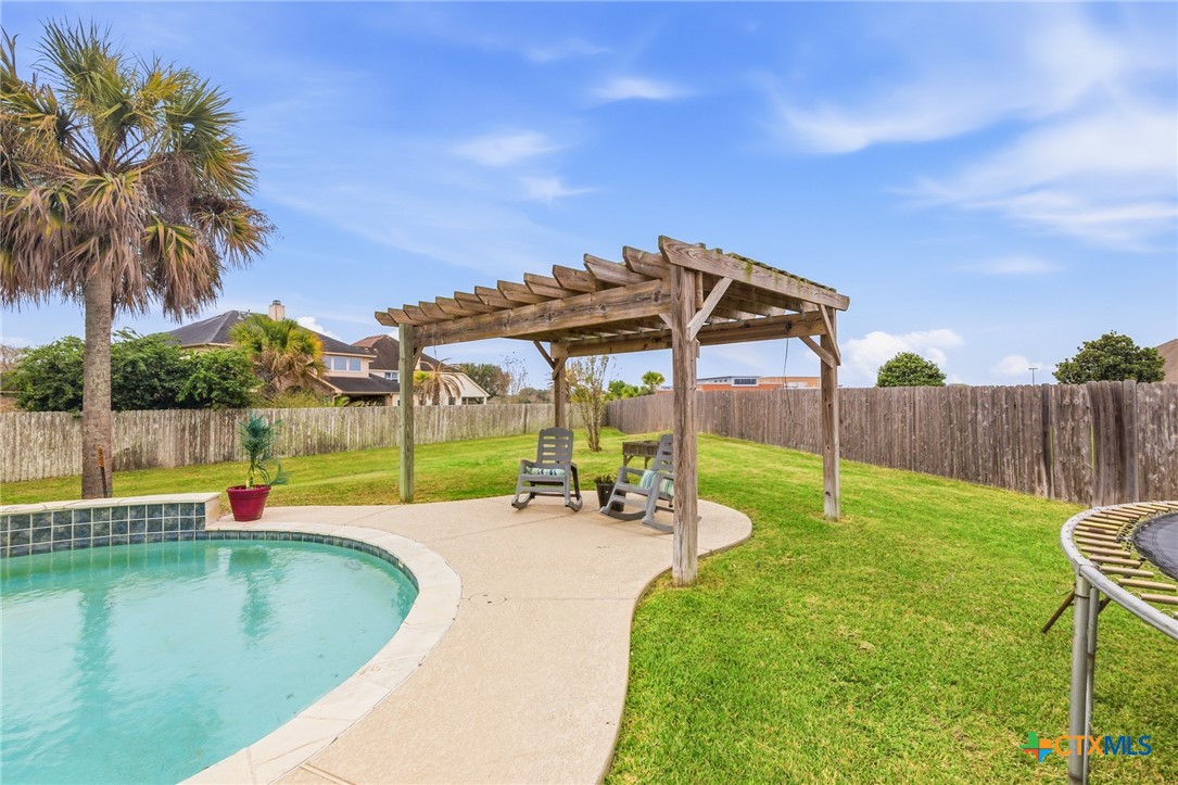 main property photo 40