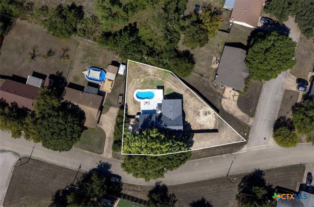 main property photo 23