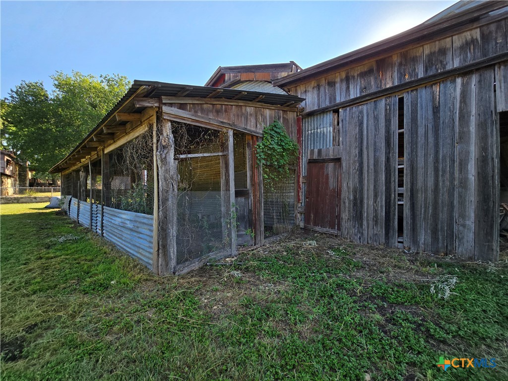 main property photo 9
