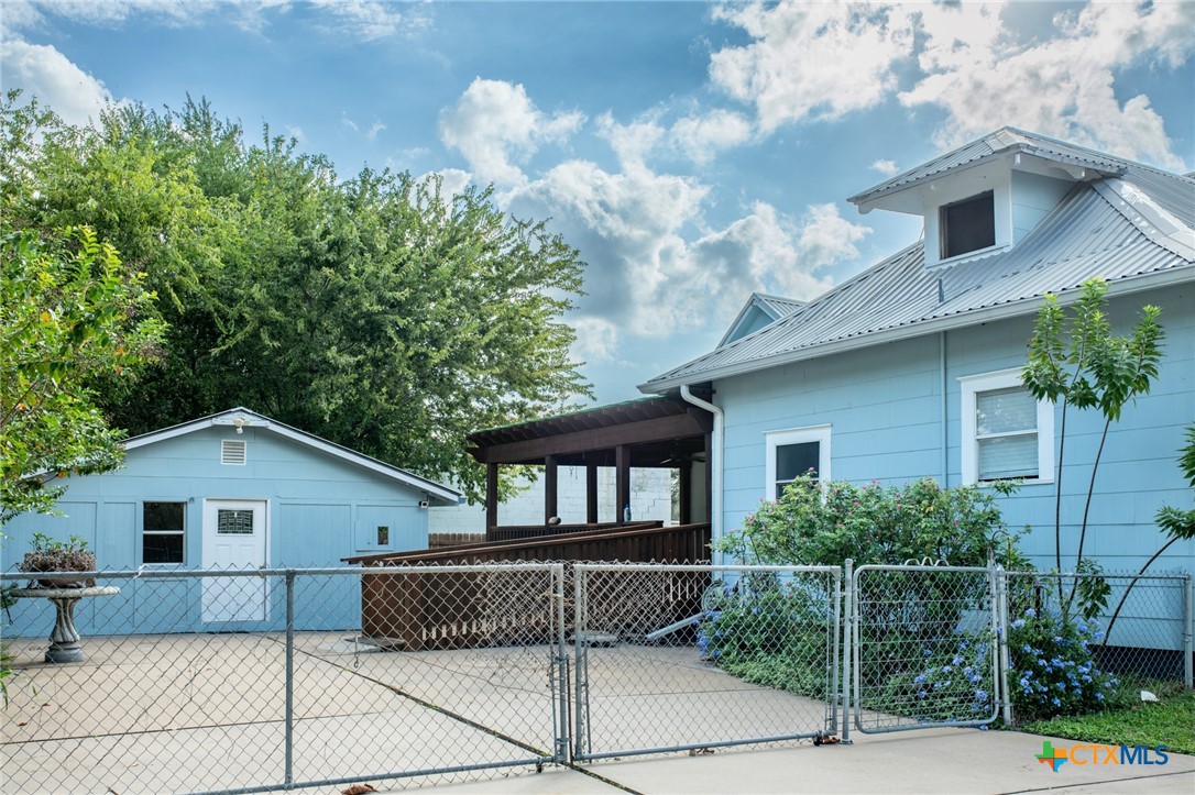 main property photo 23