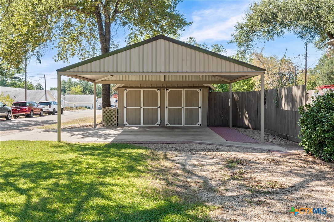 main property photo 38