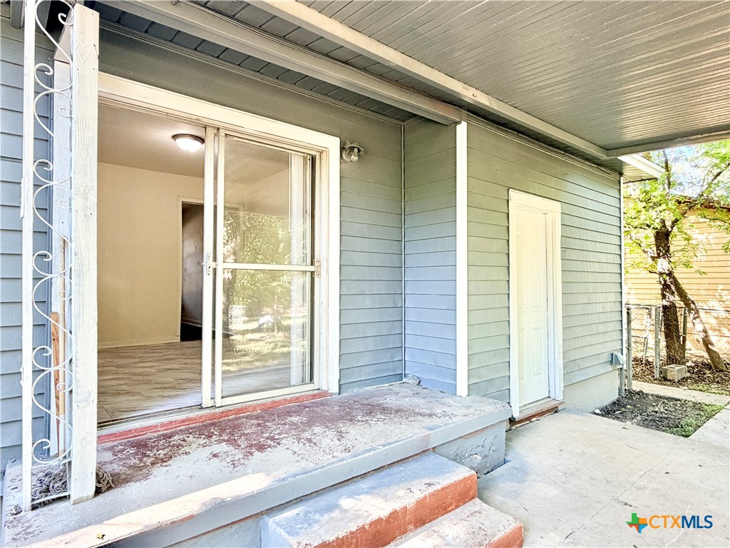 main property photo 17
