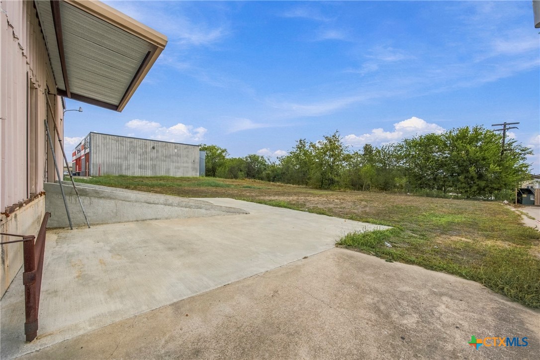 main property photo 24