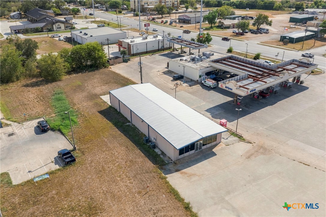 main property photo 30