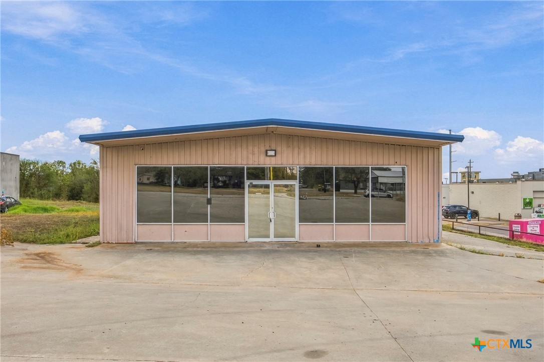 main property photo 8