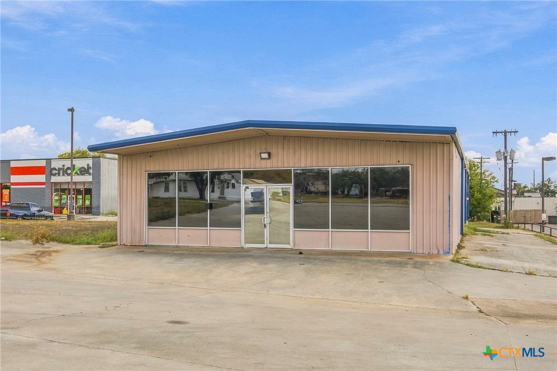 main property photo 9
