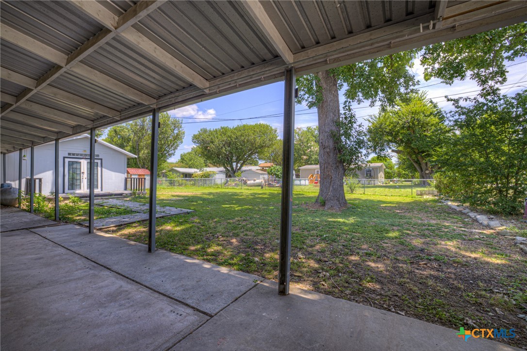 main property photo 28
