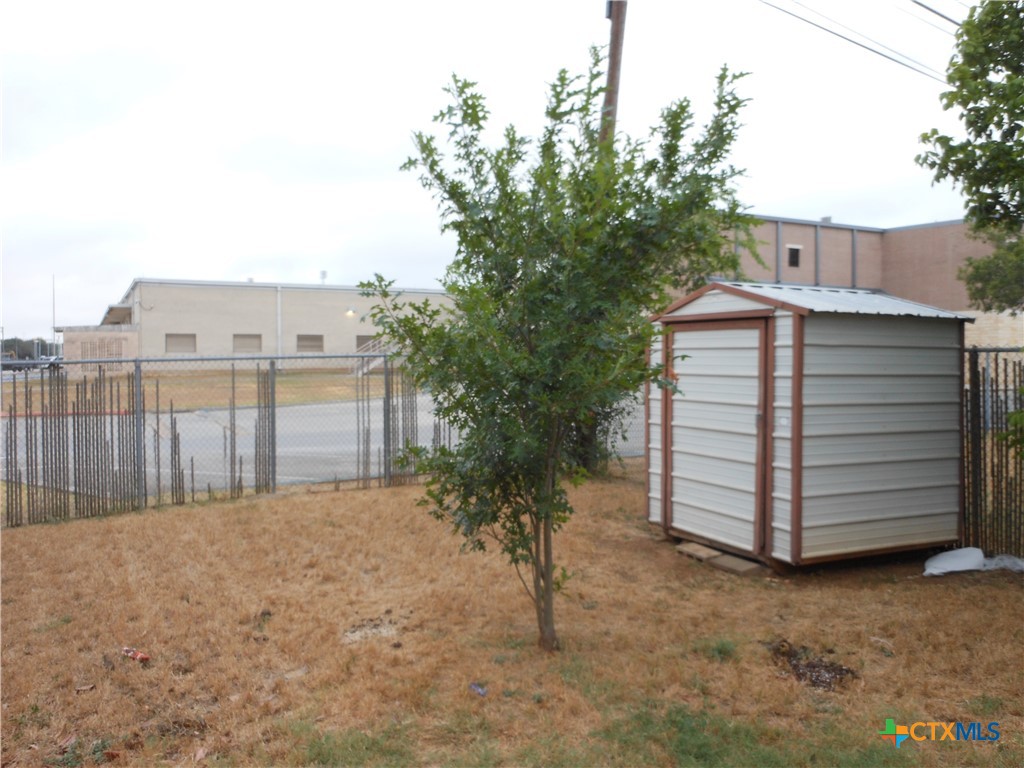main property photo 6