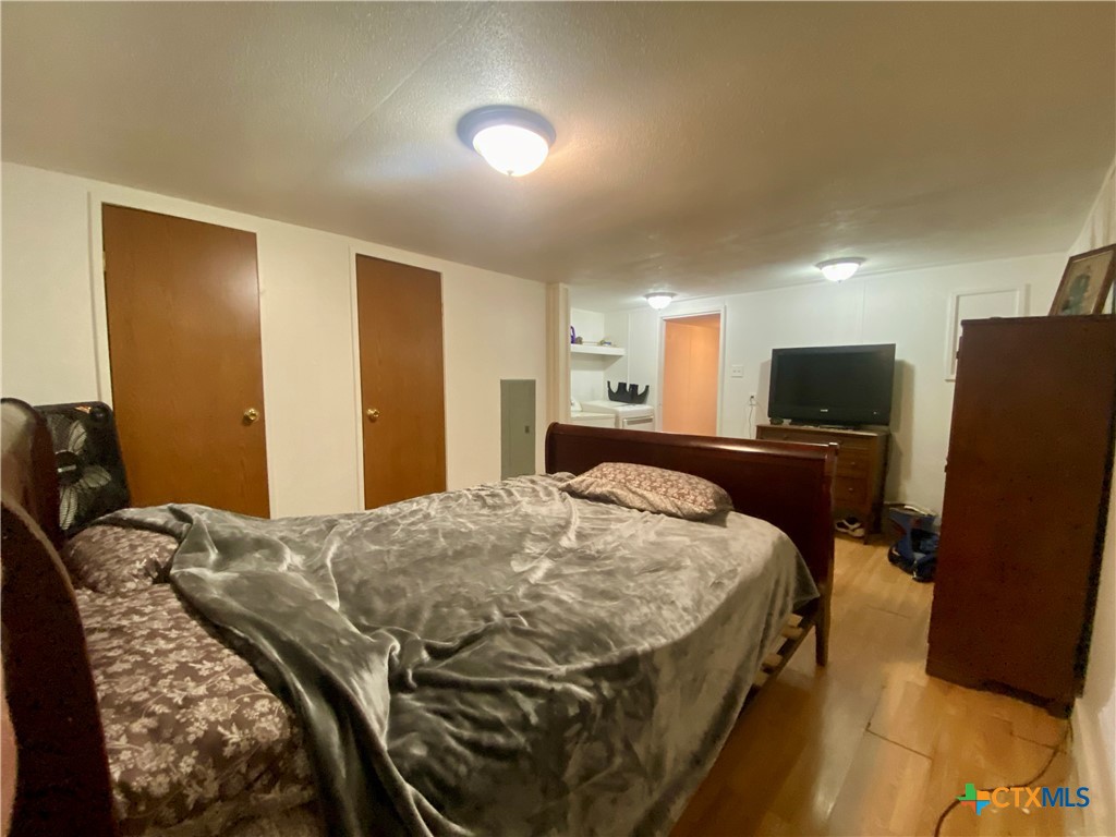 main property photo 12