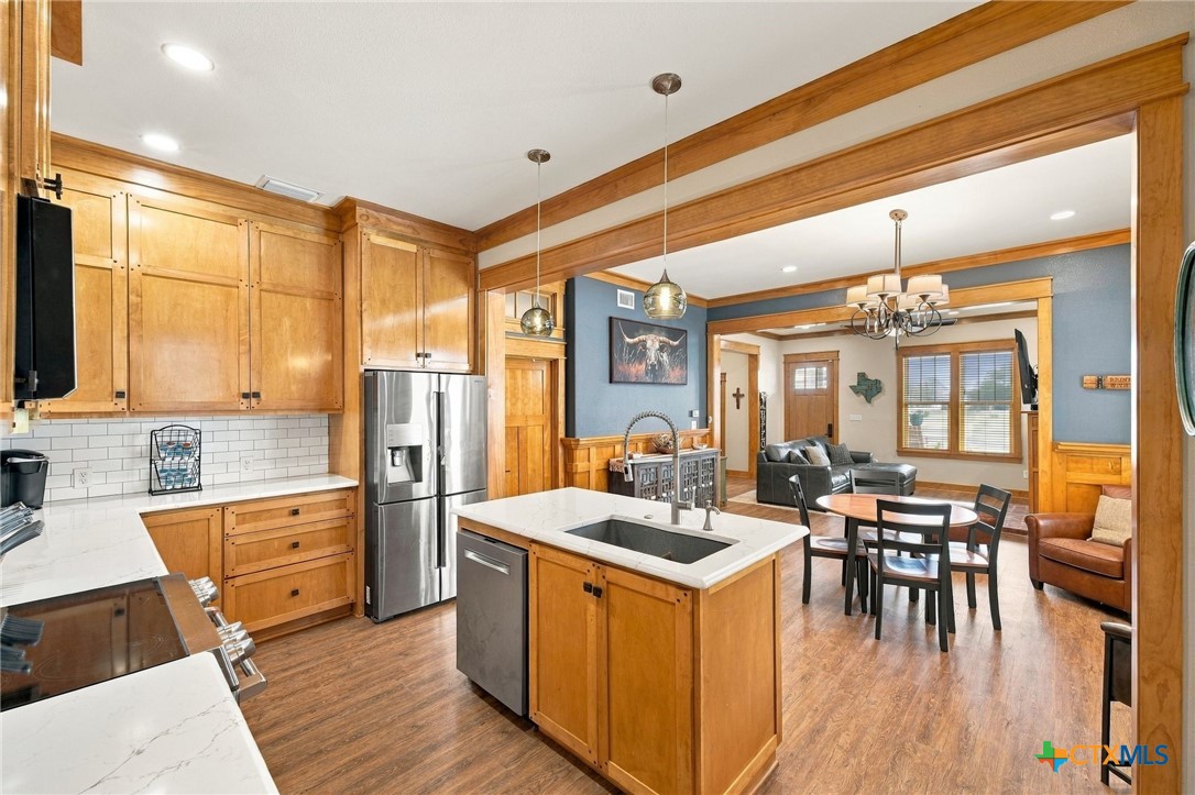 main property photo 6