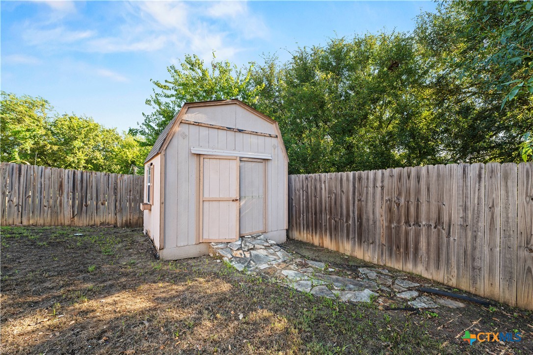 main property photo 29