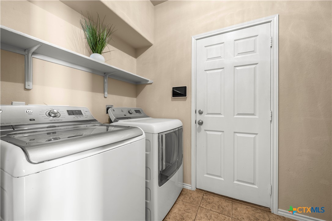 main property photo 11