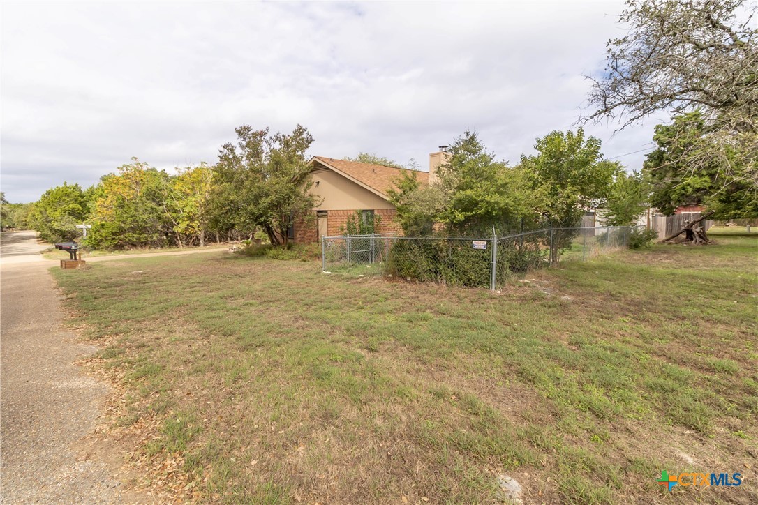 main property photo 28