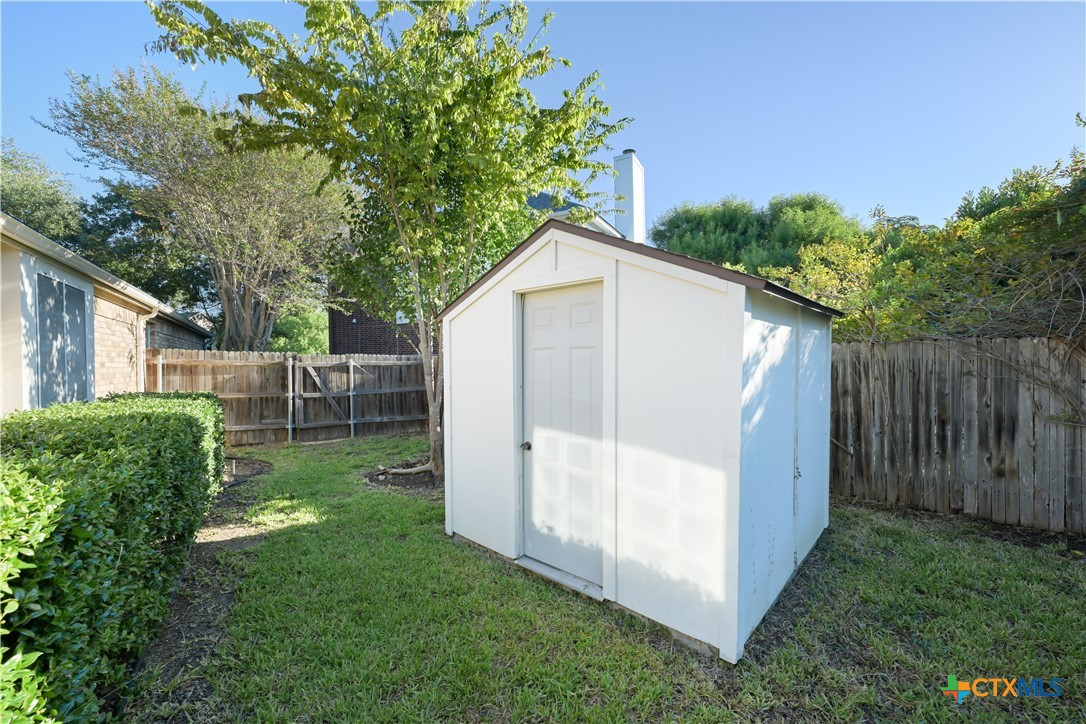 main property photo 38