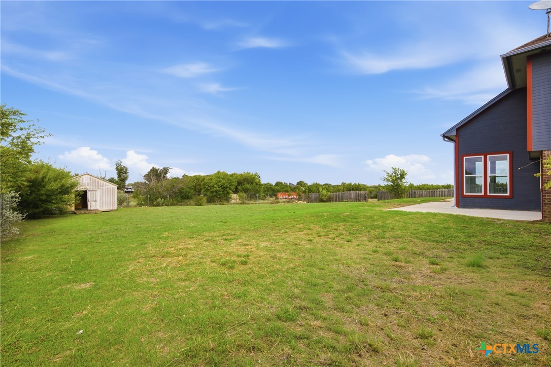 main property photo 40