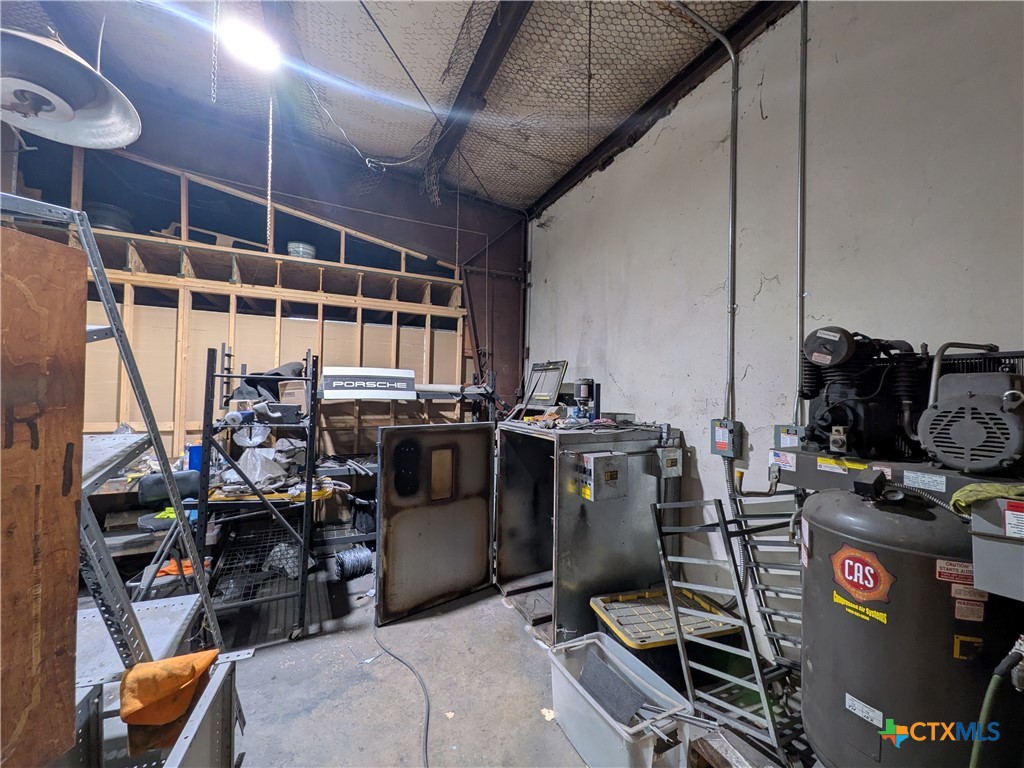 main property photo 16