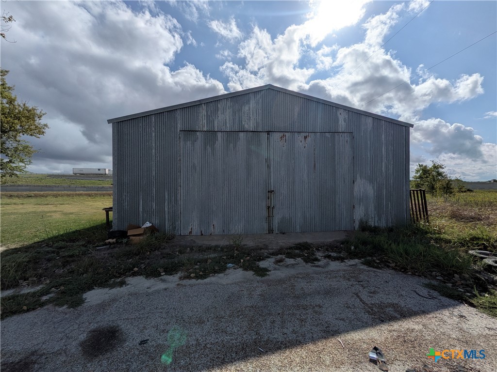 main property photo 40