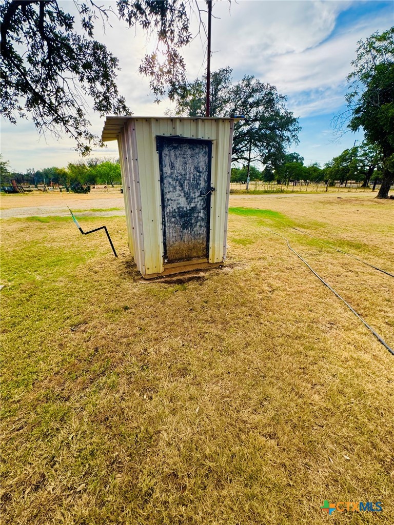 main property photo 28