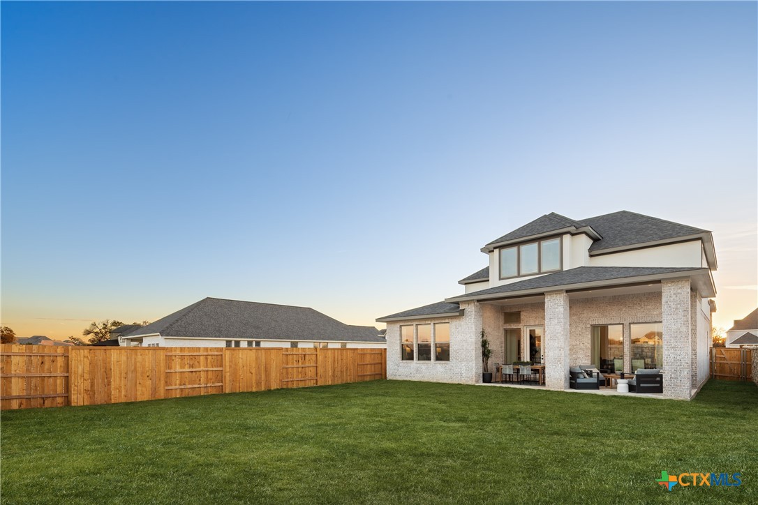 main property photo 6