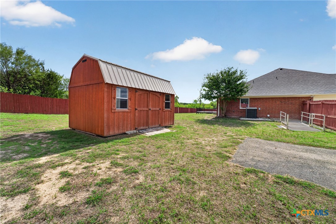 main property photo 39