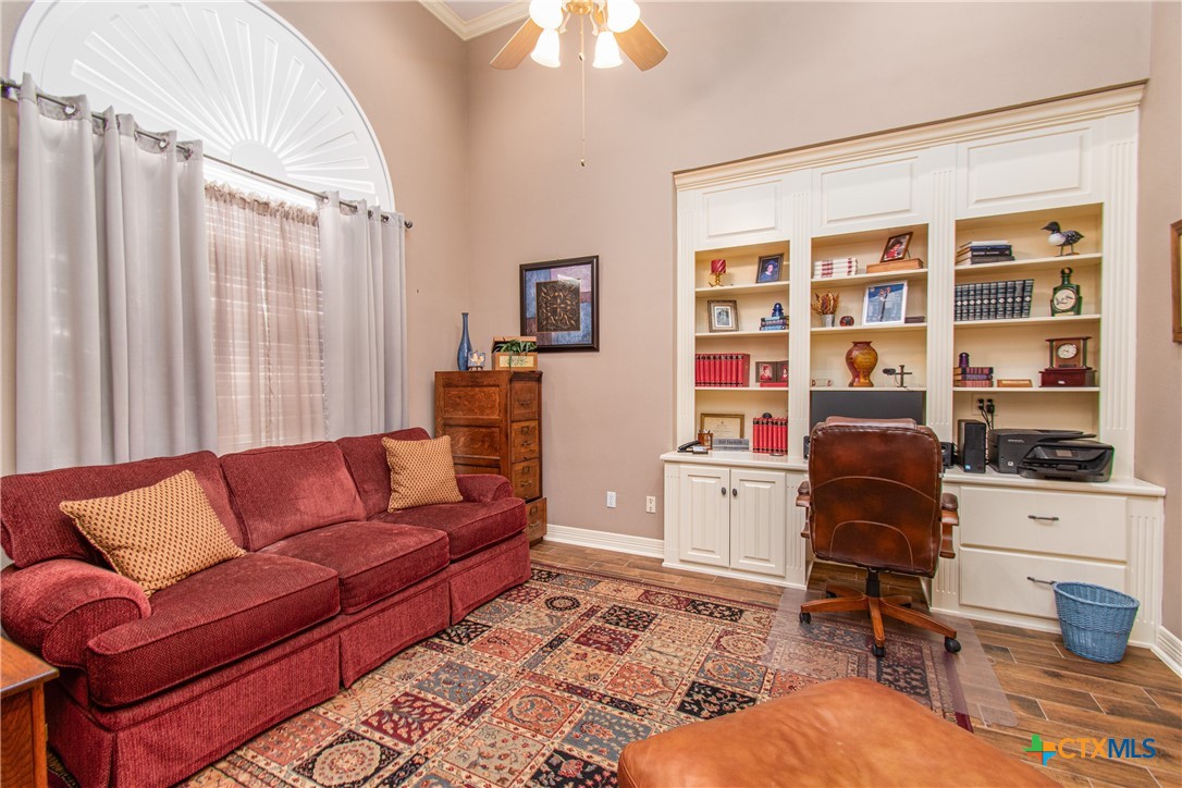 main property photo 10