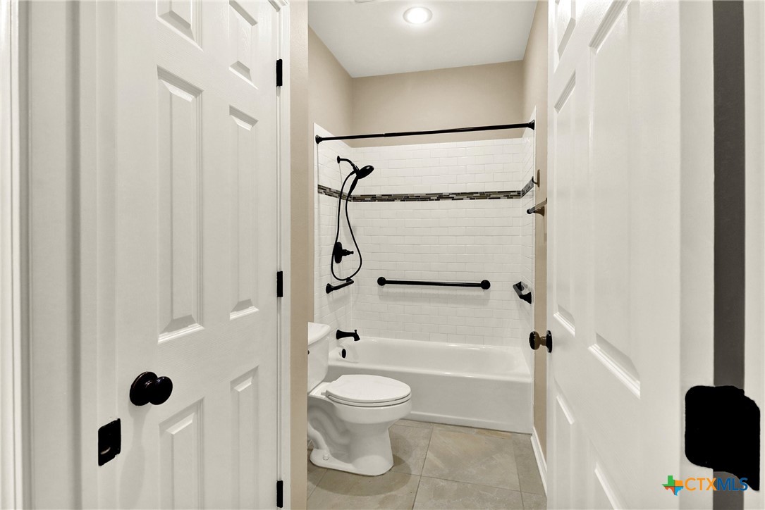 main property photo 29
