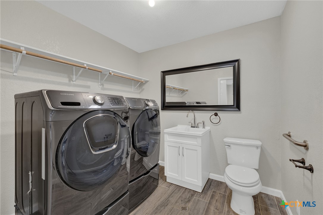 main property photo 10