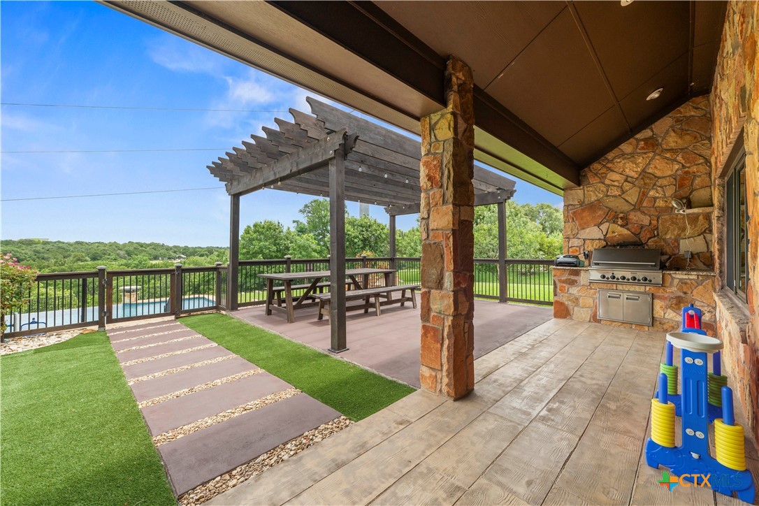 main property photo 46