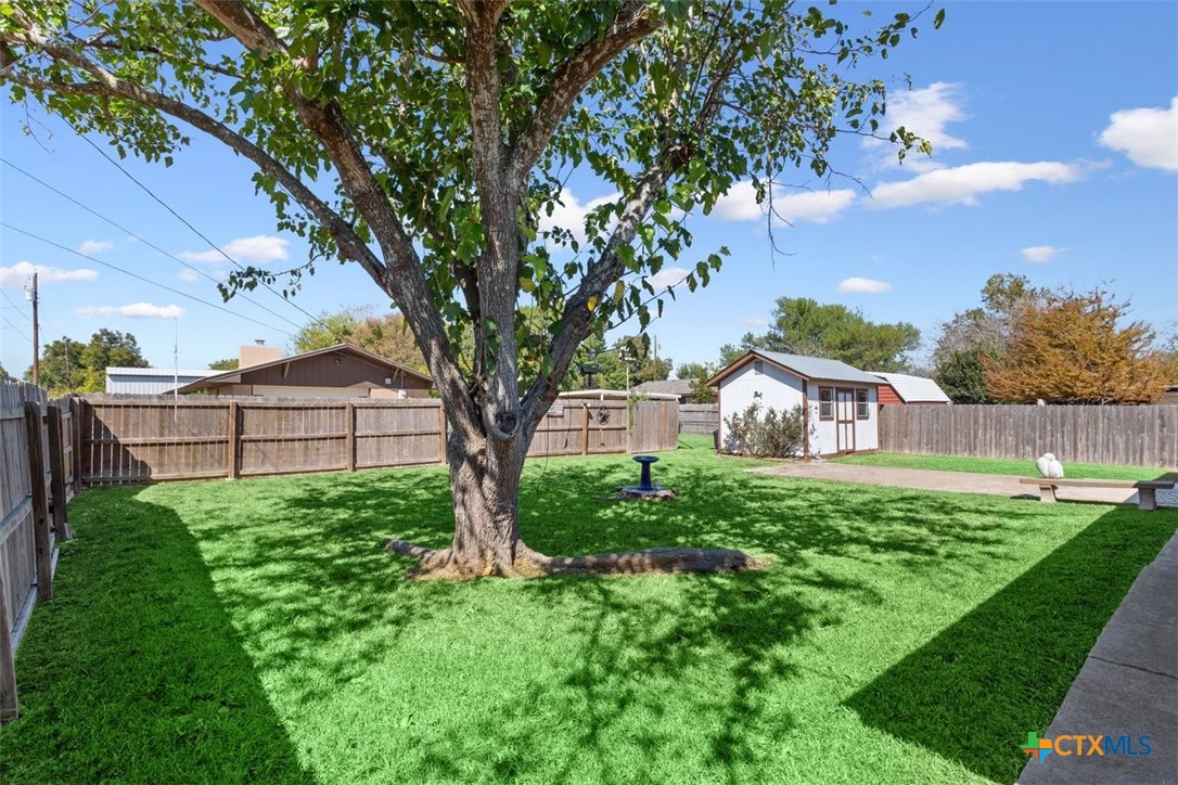 main property photo 28