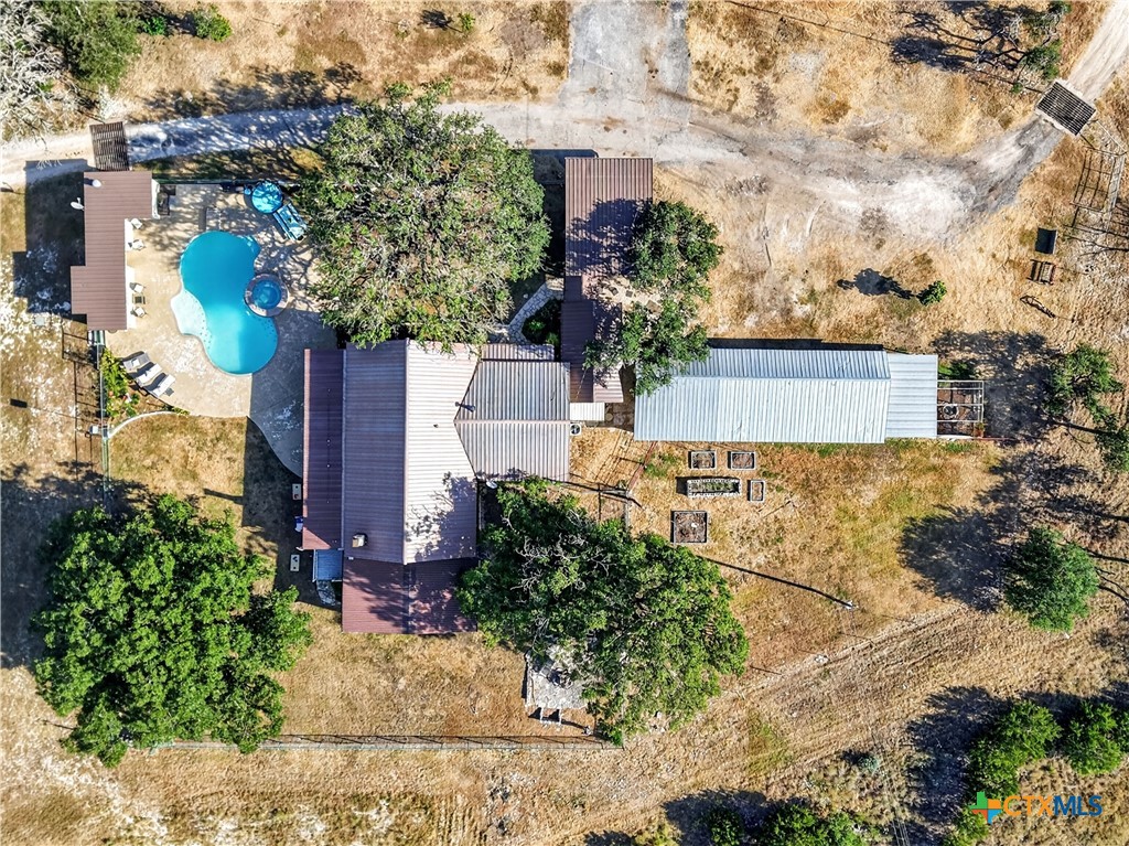main property photo 10