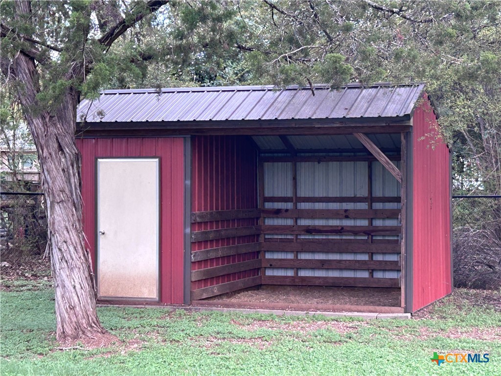 main property photo 39