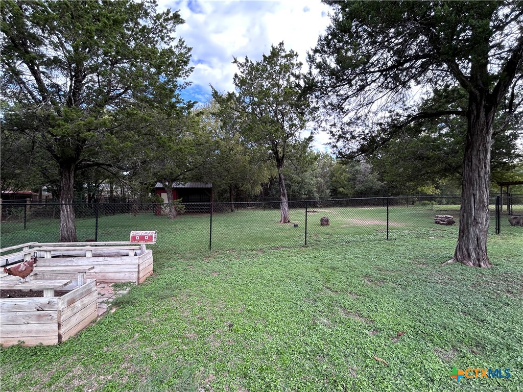 main property photo 40