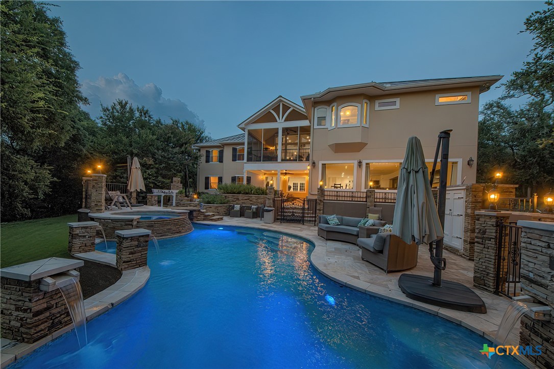 main property photo 3