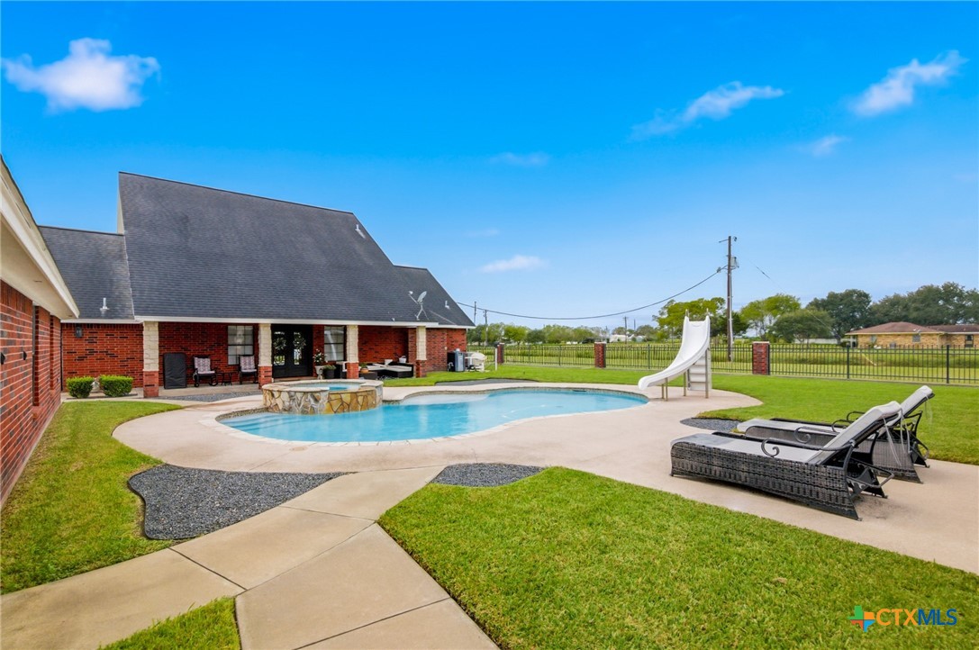 main property photo 29