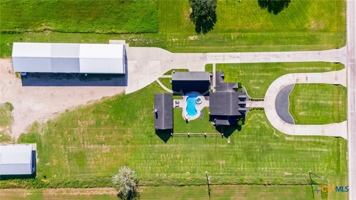 main property photo 4