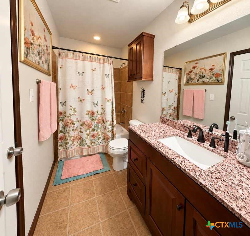 main property photo 13