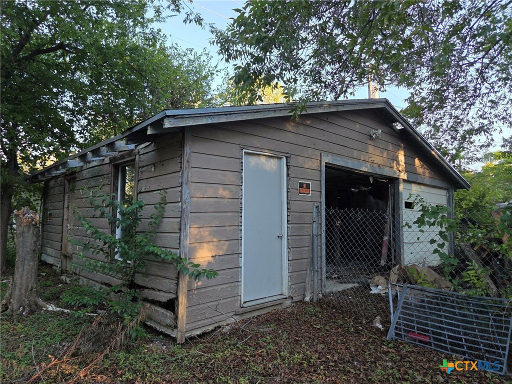 main property photo 17