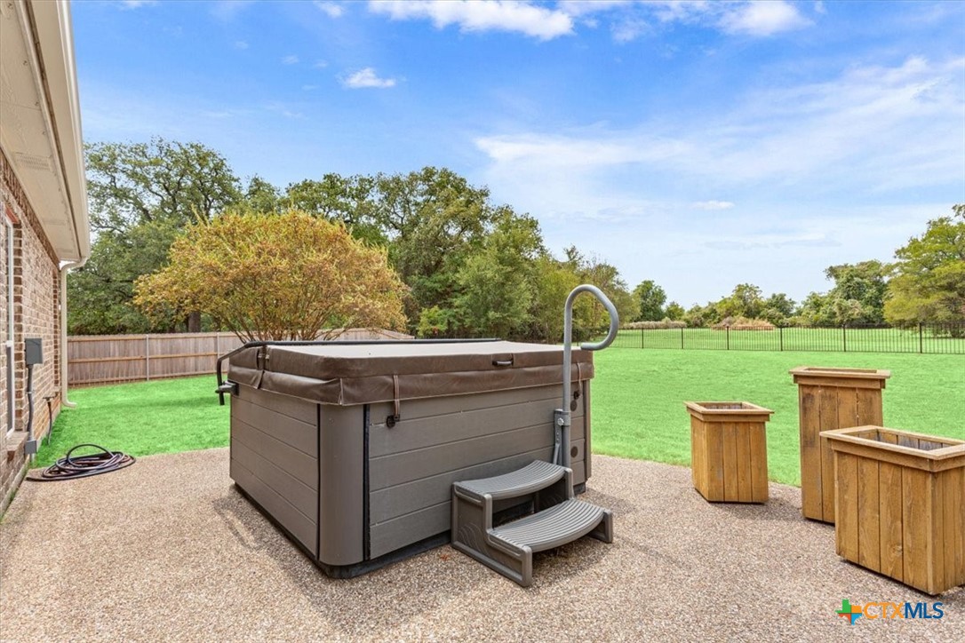 main property photo 37