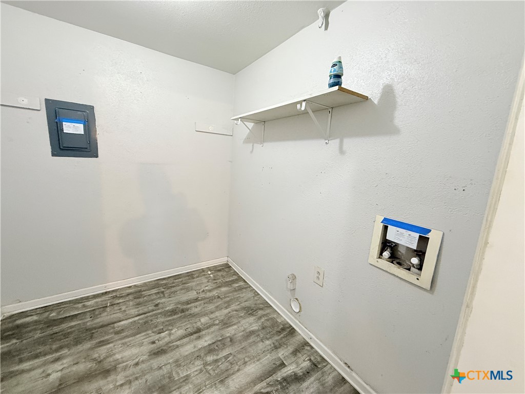 main property photo 8