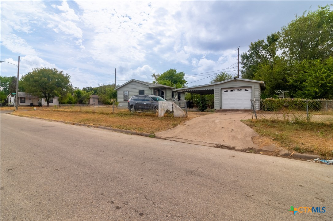main property photo 9