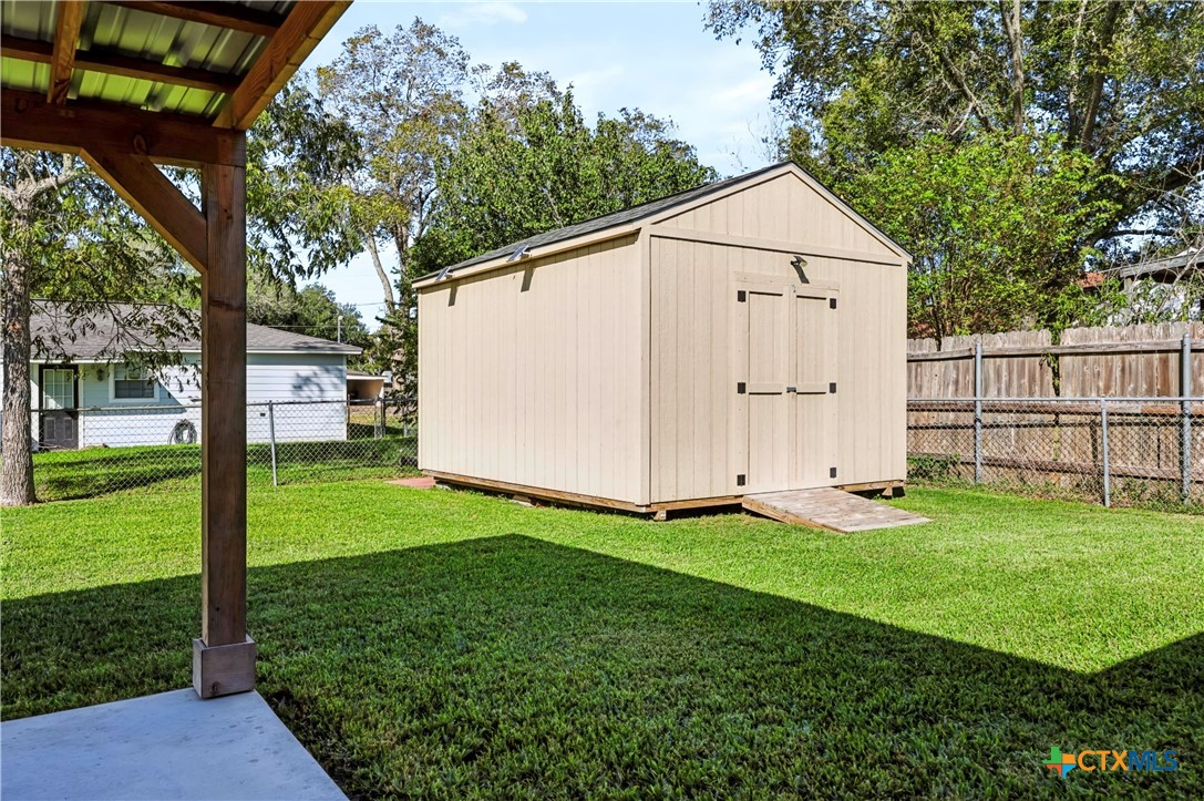 main property photo 28