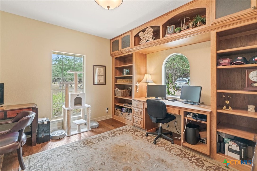 main property photo 8