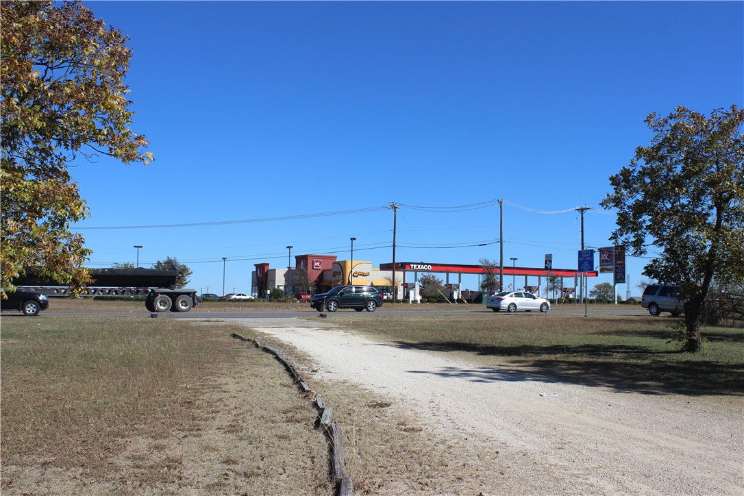 main property photo 4