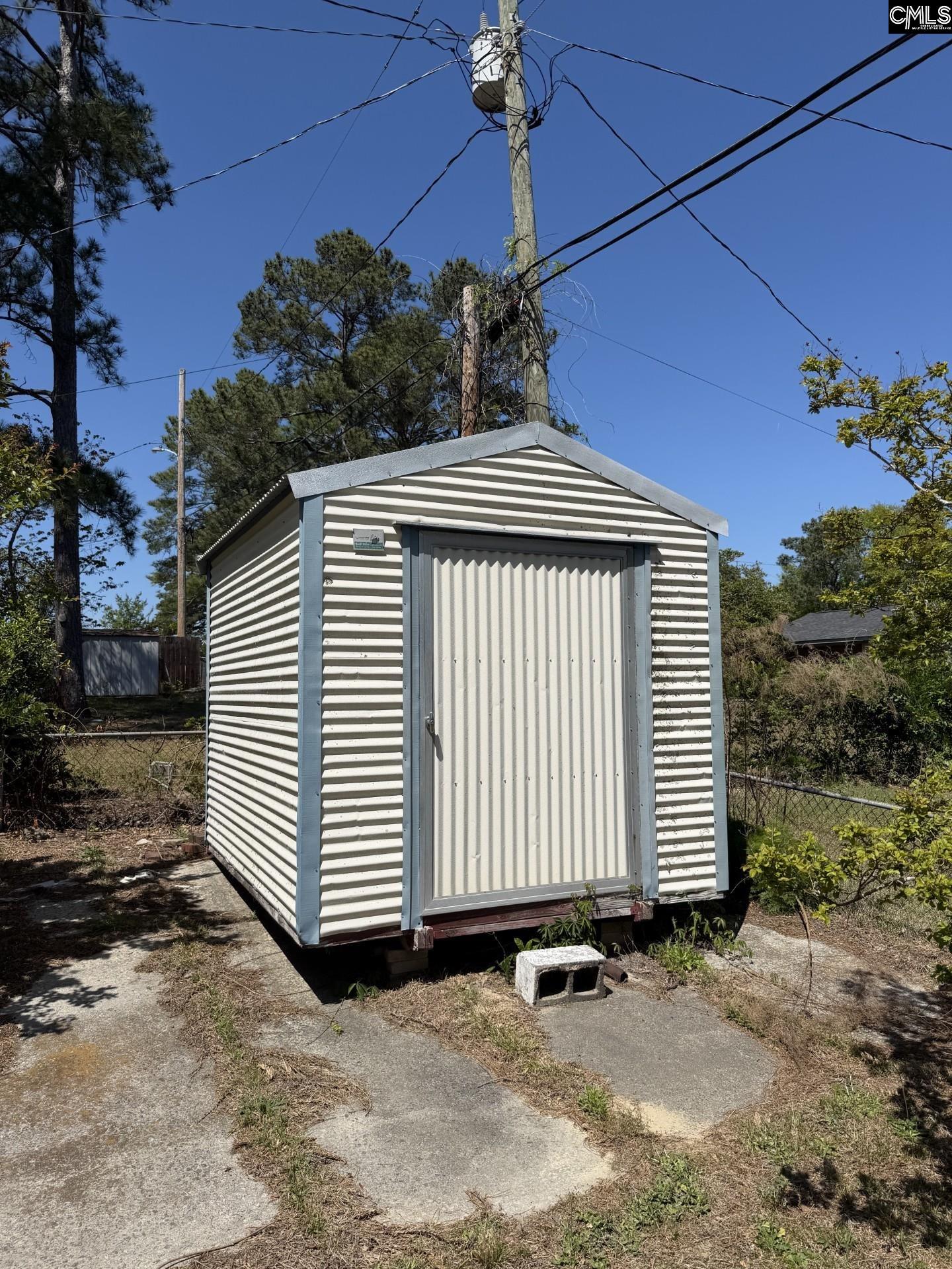 main property photo 28