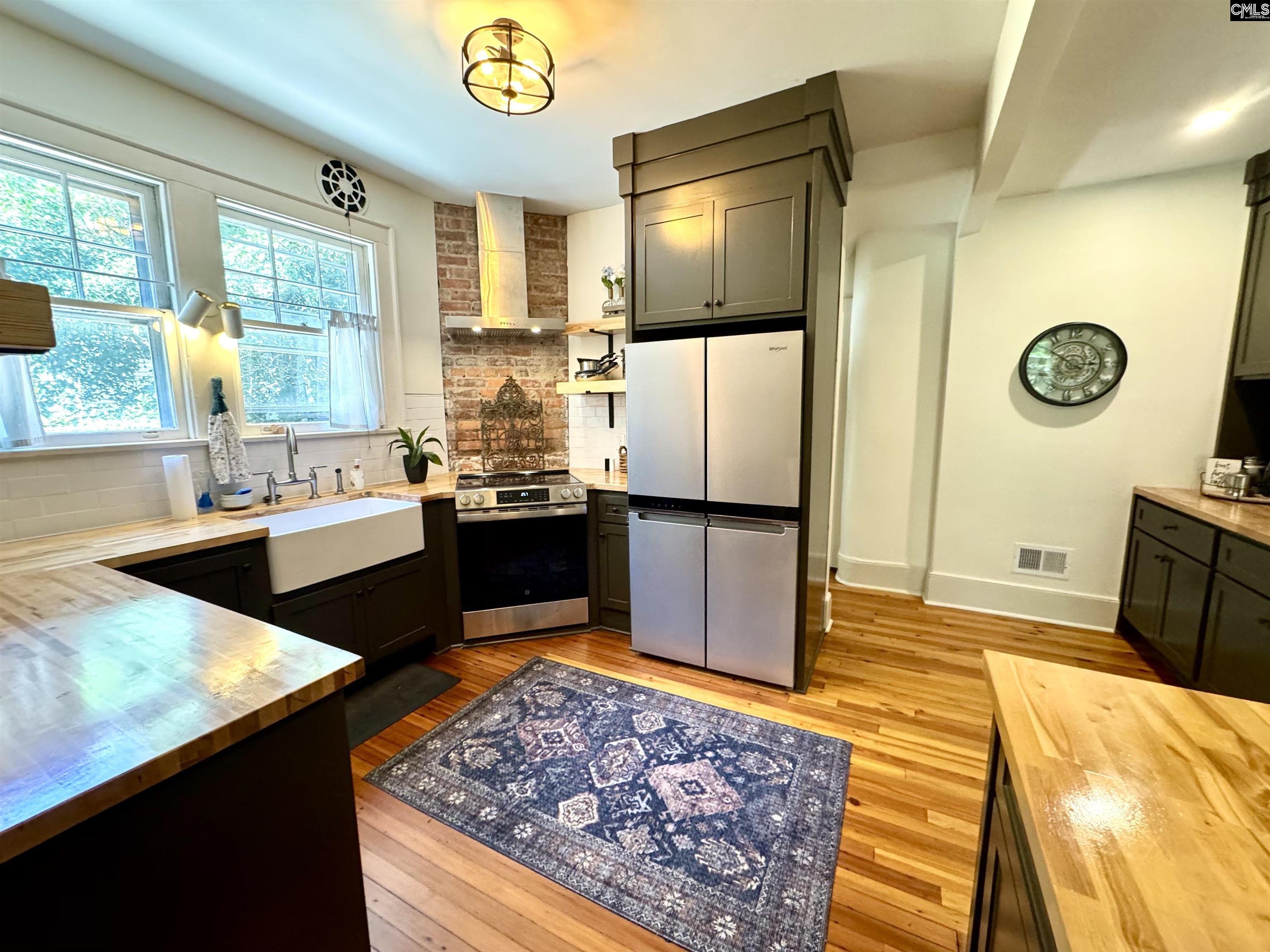 main property photo 76