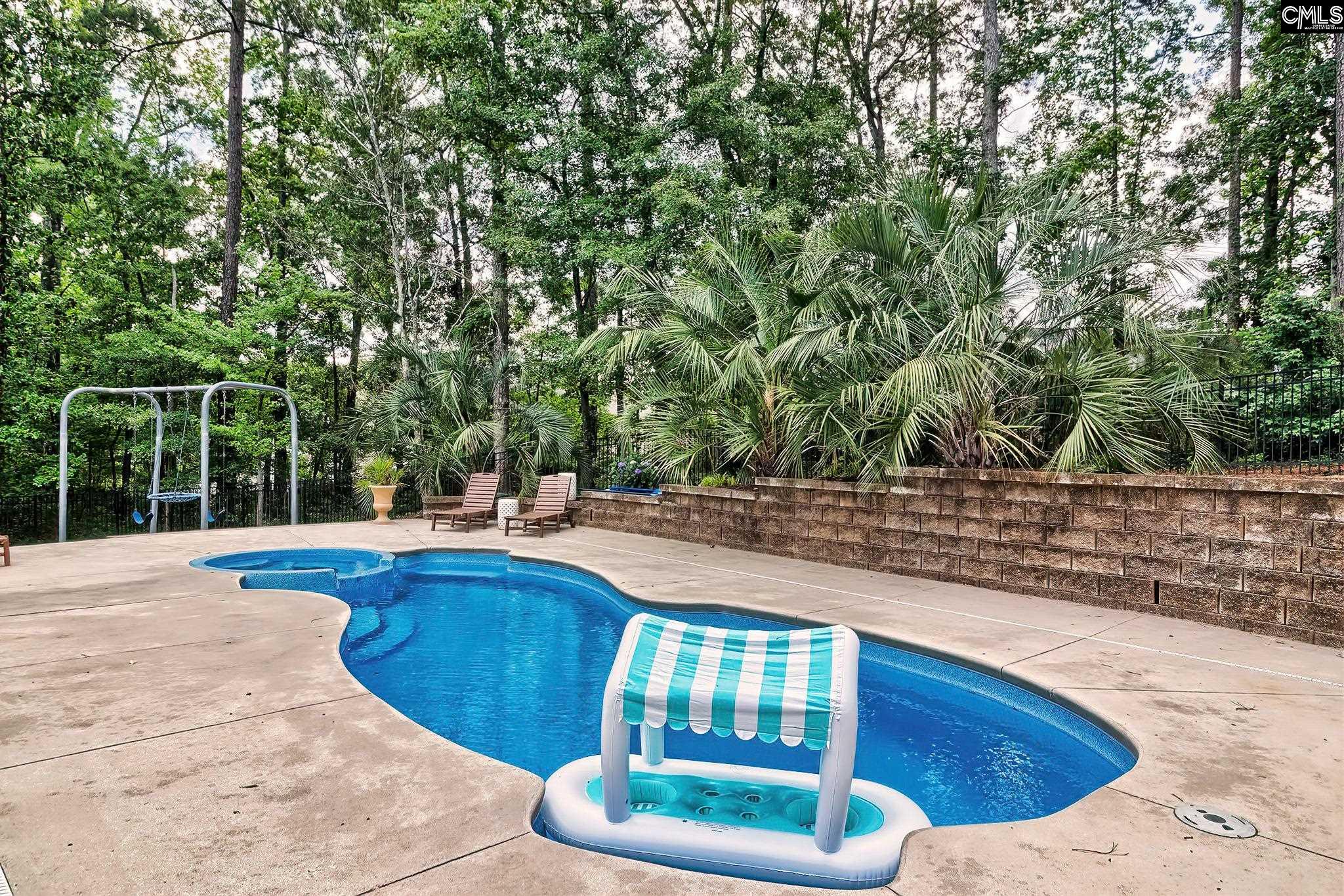 main property photo 8