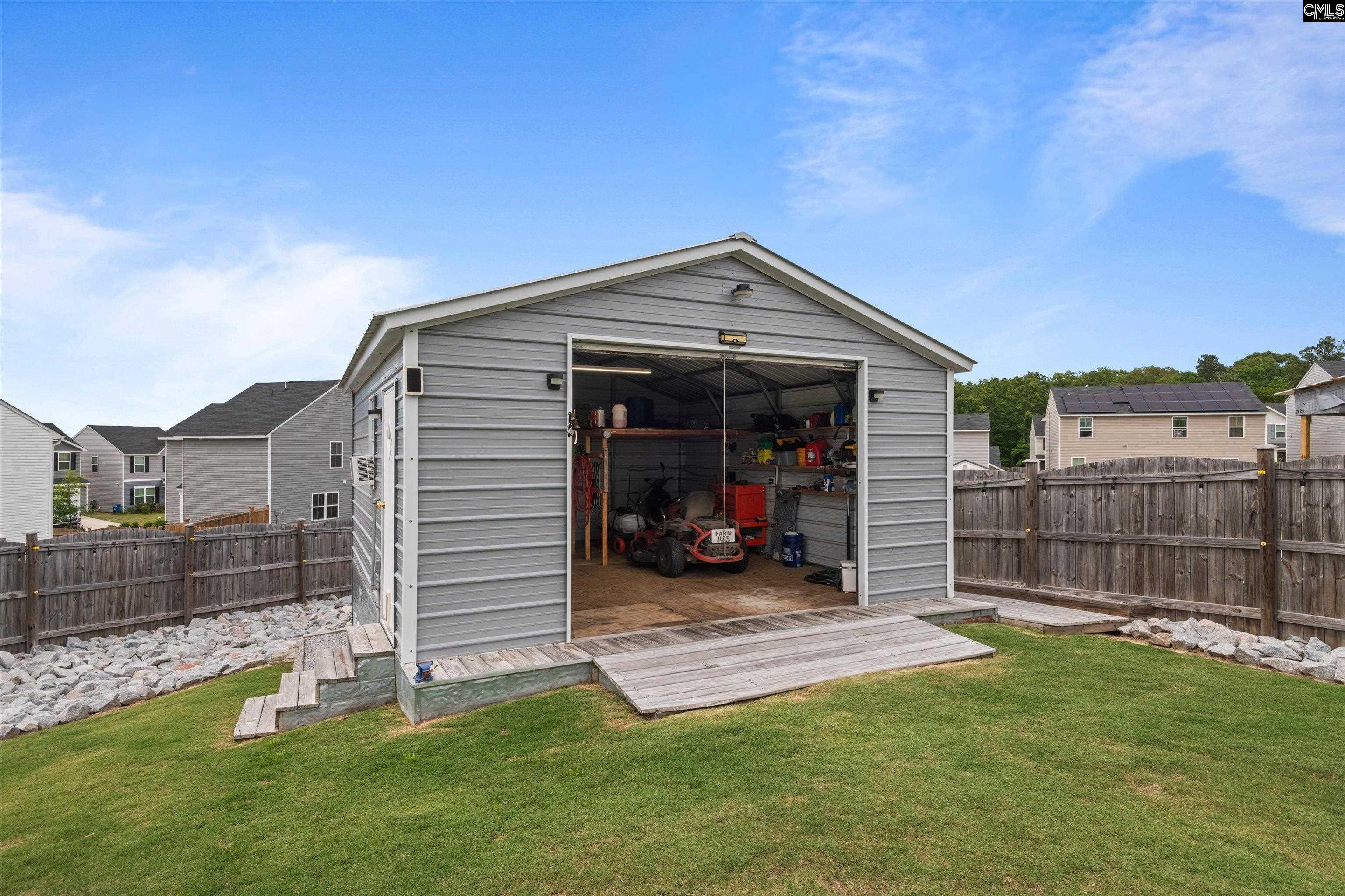 main property photo 32
