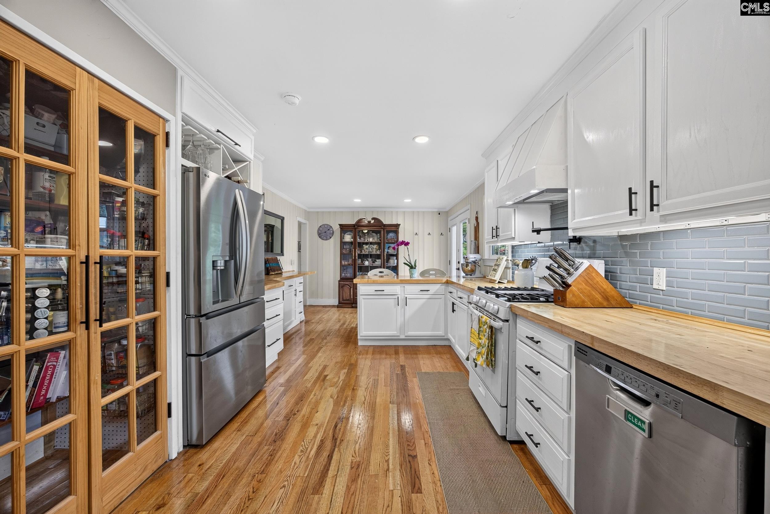 main property photo 10