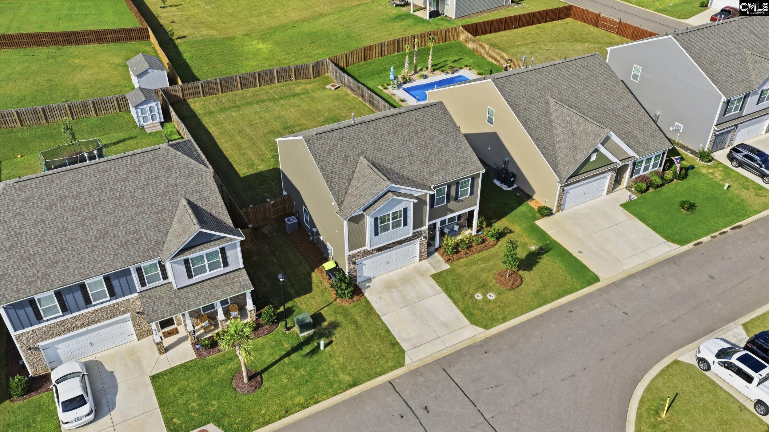 main property photo 28